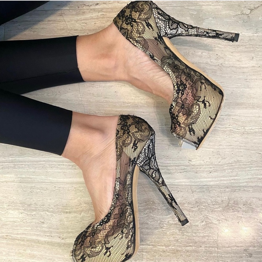 SEXY Dolce & Gabbana lace platform peep toe pumps. Size 37.5